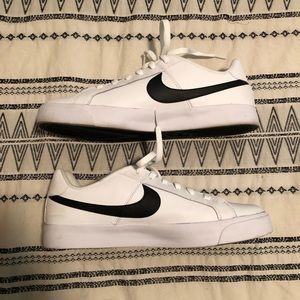 Nike Court Royale AC